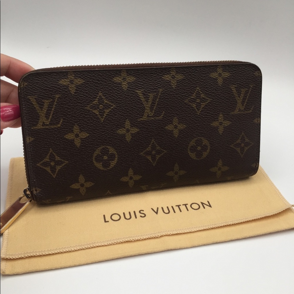 Authentic Louis Vuitton Monogram Zippy wa… - Picture 1 of 16